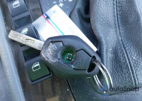 2004 BMW 325Ci из США, поврежденный, VIN WBABW33464PL25107